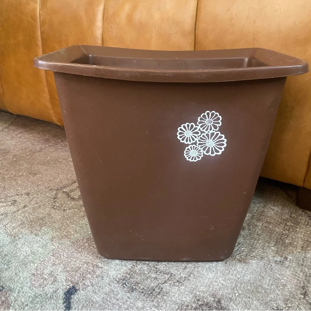 Vintage MCM Rubbermaid 2952 Wastebasket Trash Bin Brown White Flowers